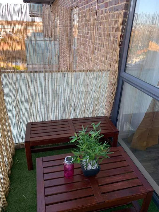 Lovely 1-Bed Serviced Apartment With Free Parking West Thurrock Luaran gambar